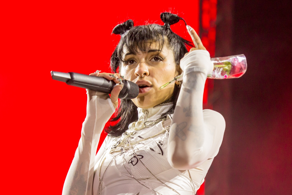 Cazzu sorprende con mensaje misterioso en redes,, Cazzu Surprises with Mysterious Message