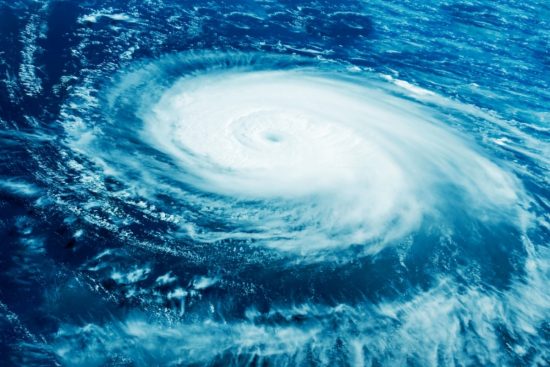 Huracán Gabrielle se fortalece y se convierte en categoría 4