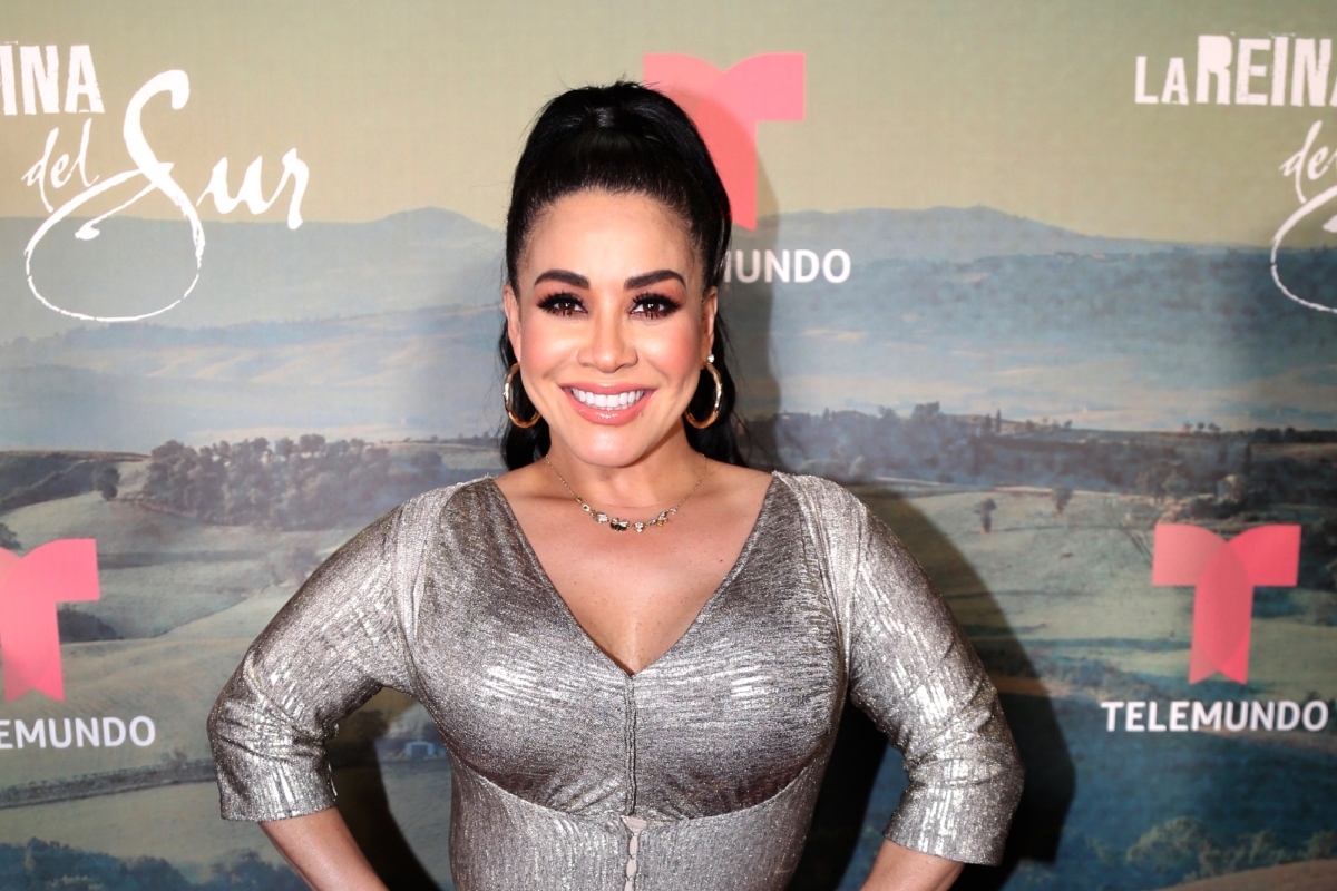 Carolina Sandoval presume cuerpo en bikini