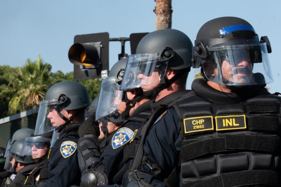 Supremo de EE.UU. permite arrestos migratorios en Los Ángeles tras recurso de Trump, avalando redadas basadas en sospechas