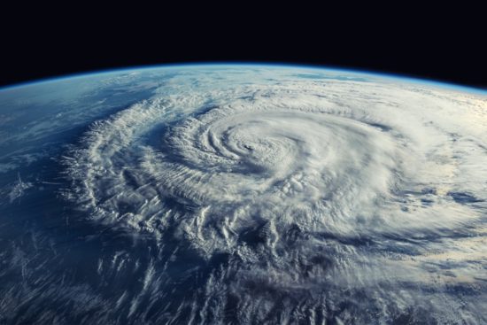 Tormentas marinas azotan en el Atlántico y ponen en riesgo a EEUU