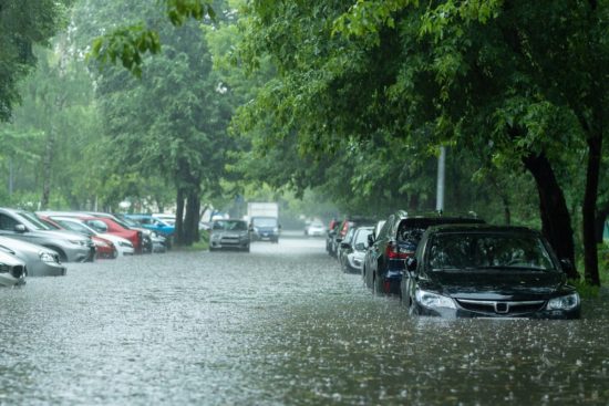 Tormentas dejan un muerto en California