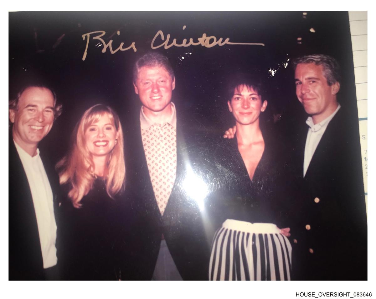 Archivos Epstein: Clinton aparece en nuevas fotos