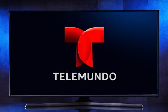Conductora de Telemundo muestra enfermedad, Telemundo host vitiligo story
