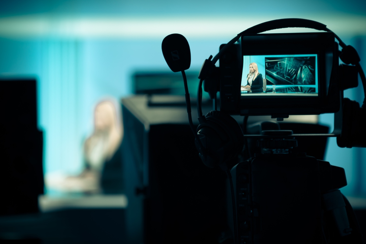 Conductora de Telemundo muestra enfermedad, Telemundo host vitiligo story moves viewers