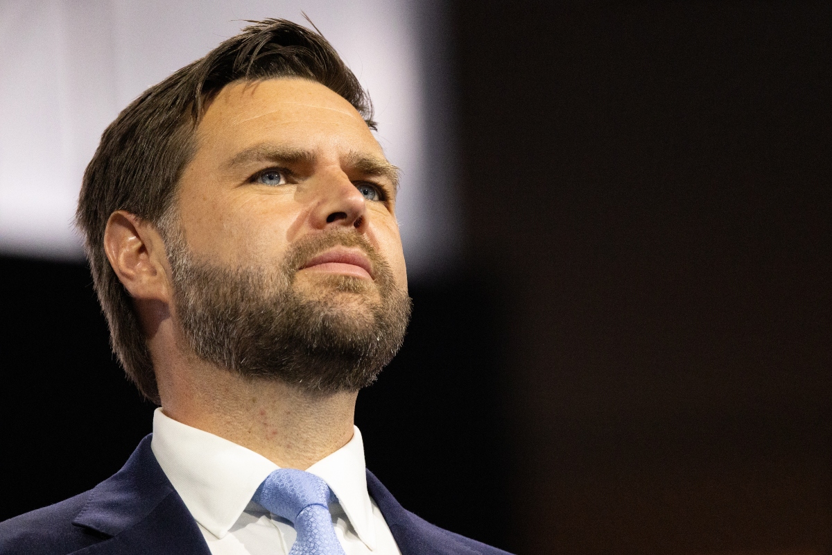 JD Vance responde a ataques personales, JD Vance defends wife