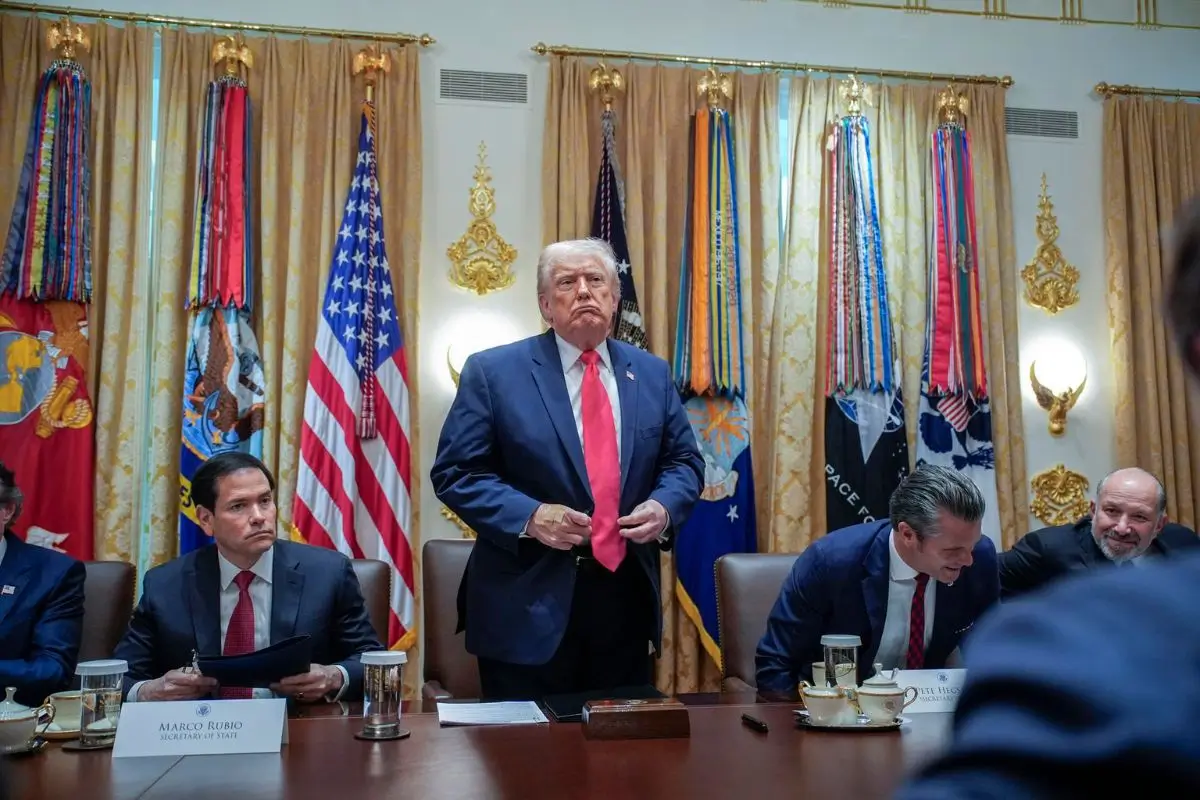 solicitudes de inmigración congeladas por trump, Trump freezes green card applications for immigrants from 19 countries