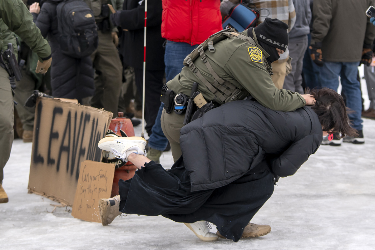 Jueza rechaza frenar redadas del ICE en Minnesota