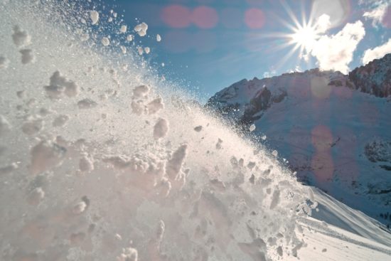 Avalancha deja dos muertos