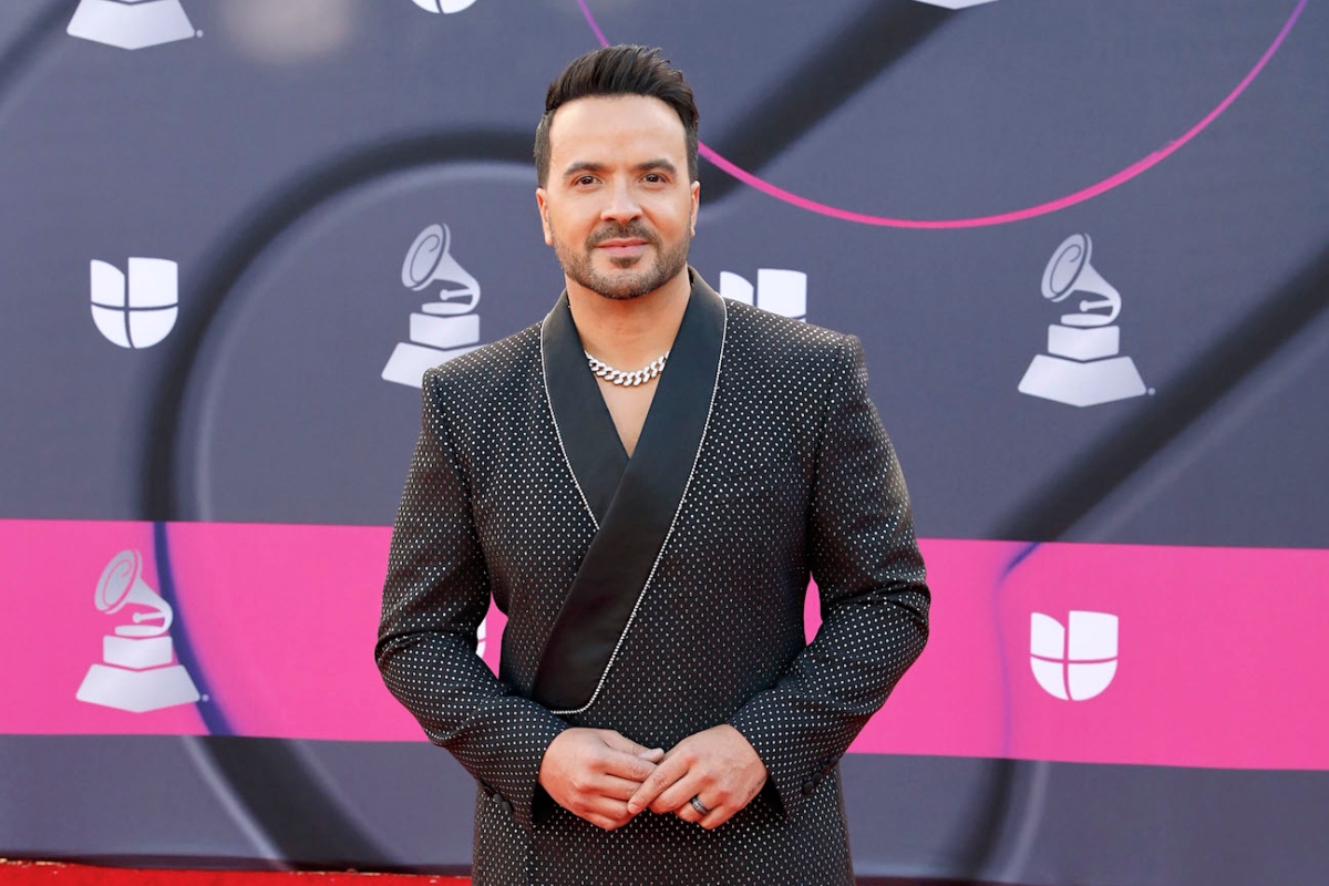 Luis Fonsi critica a ICE