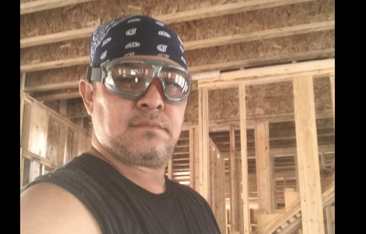 handyman, inmigrante trabajando en EEUU, trabajador de la construcción, Inmigración, MundoNOW