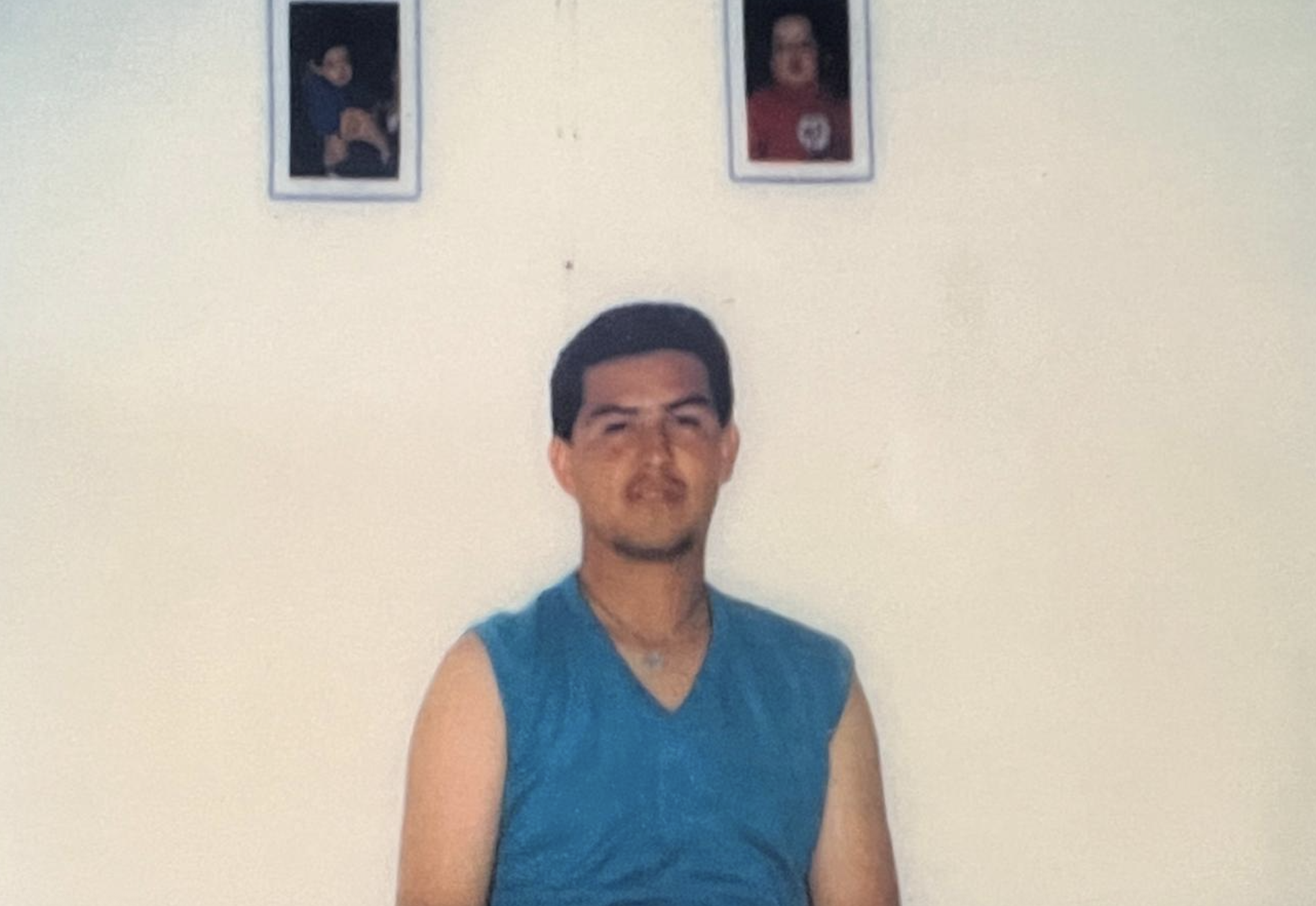 foto del pasado, inmigrante llegando a EEUU, latino joven, Inmigración, MundoNOW