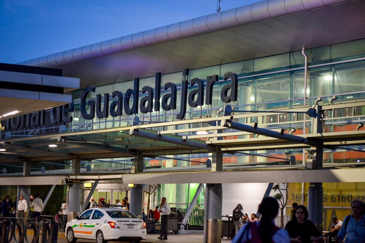 Reportan sujetos armados, Pasajeros corren, Código Rojo MundoNOW